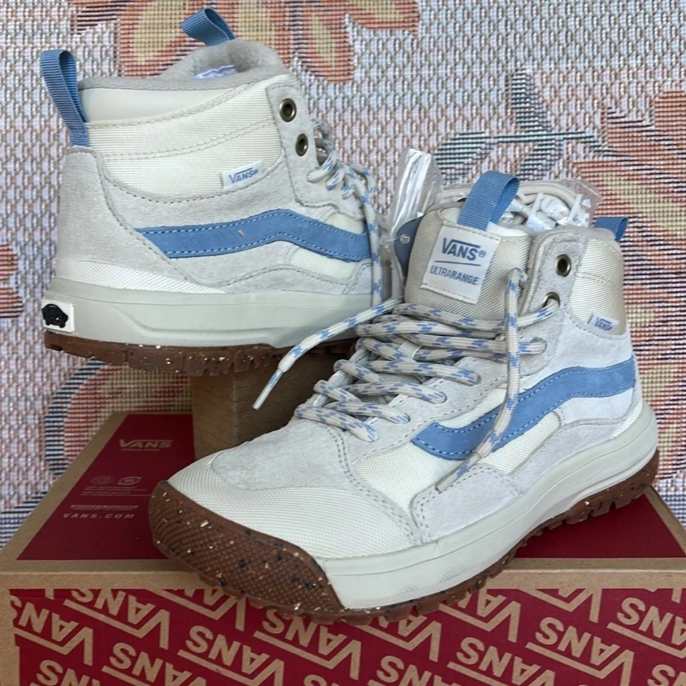 Vans Ultrarange Exo
Vintage White/Blue Stripe
VNOA5KS570U
WMNS Boots - Sneakers - Picture 9 of 16
